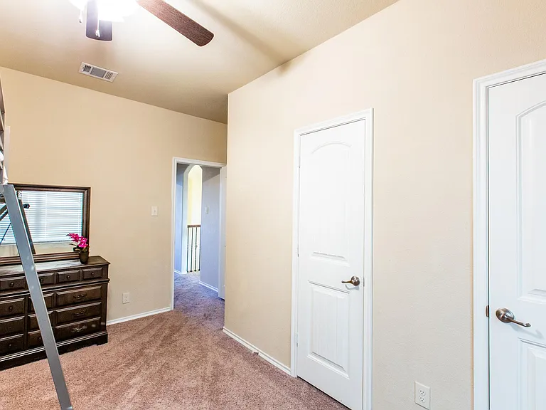 1324 Red River Dr — Photo 11