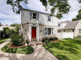 3263 S 45th St, Greenfield, WI 53219