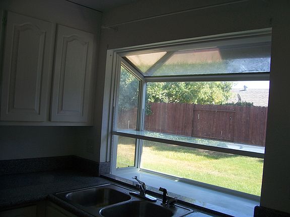 4th image of 3925 Smithfield Way