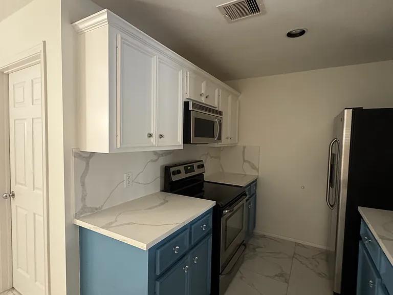 2244 Ann St — Photo 5