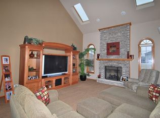 8130 Nielsen Dr, Tinley Park, IL 60477