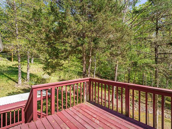 5th image of 751 Jonquil Rd