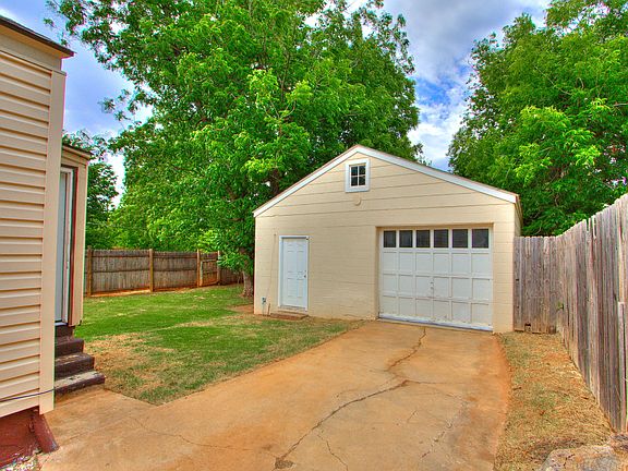 3rd image of 2319 NW 36th St