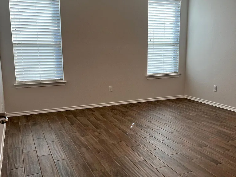 1805 Lark Ln — Photo 15