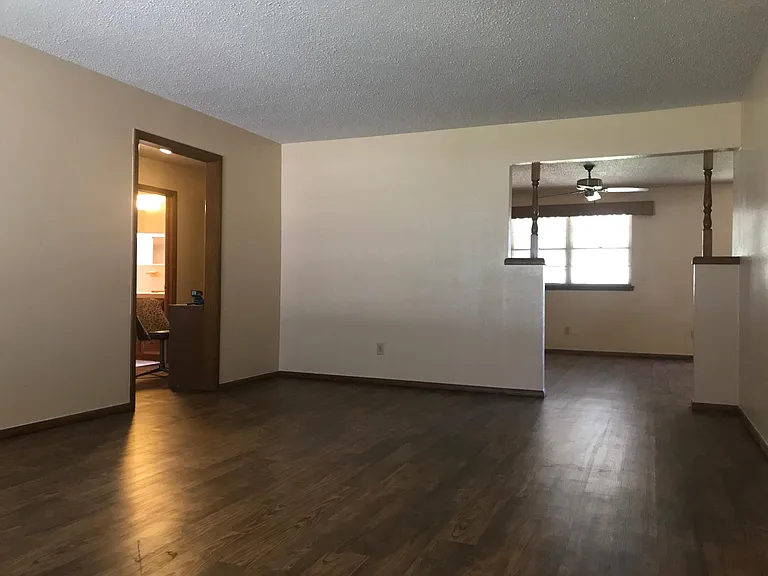 7105 S Linn Ave — Photo 4