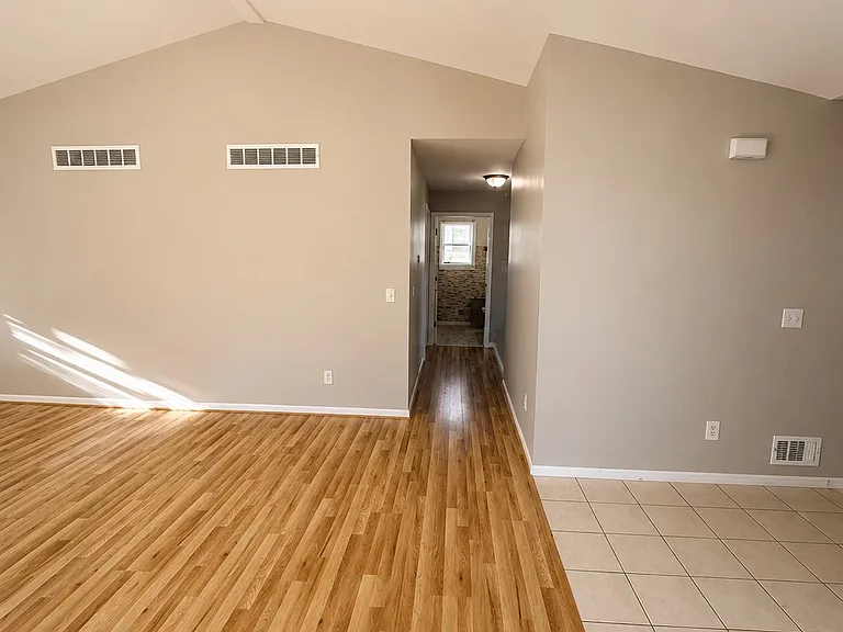 3132 Louis Dr — Photo 5