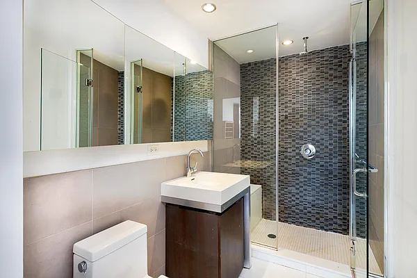 Rented by Century 21 Metropolitan | media 2