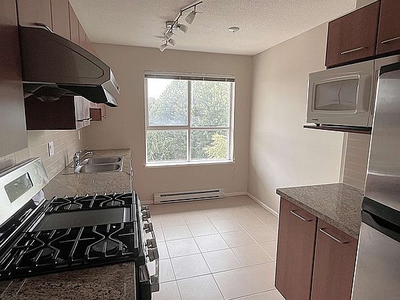 3rd image of 9200 Ferndale Rd #407