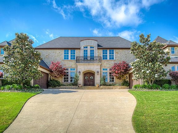 2nd image of 253 Yorkshire Dr