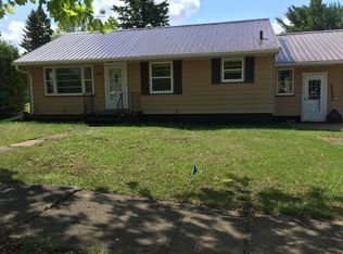 672 Elliott Ave, Ishpeming, MI 49849