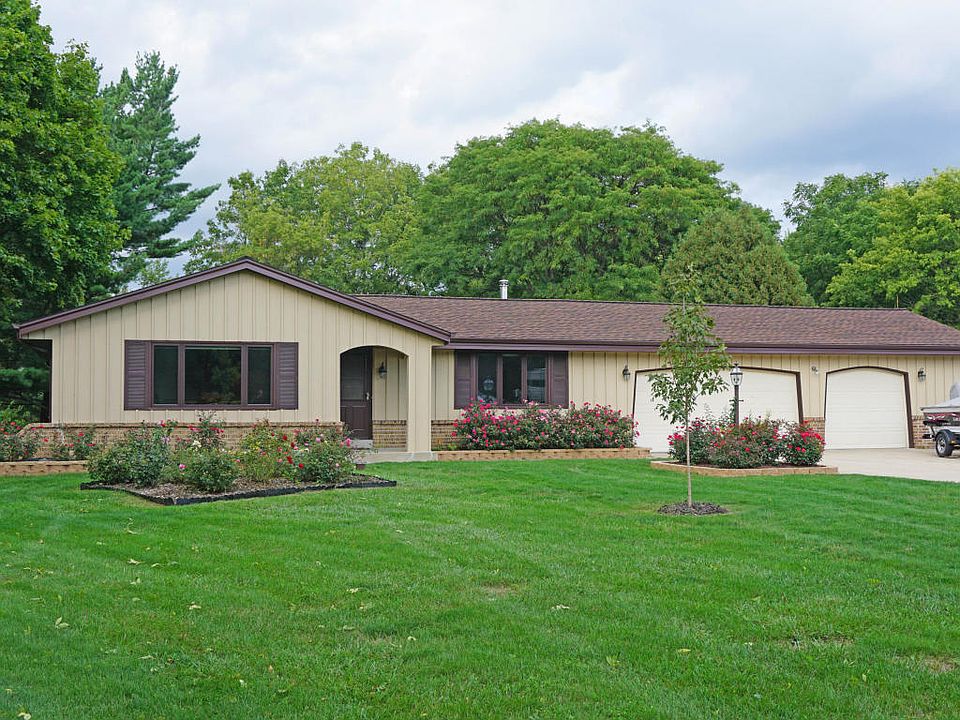 1st image of S75W26200 Stoneridge Ct