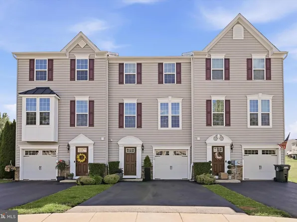 1840 Honeysuckle Ct, Downingtown, PA 19335
