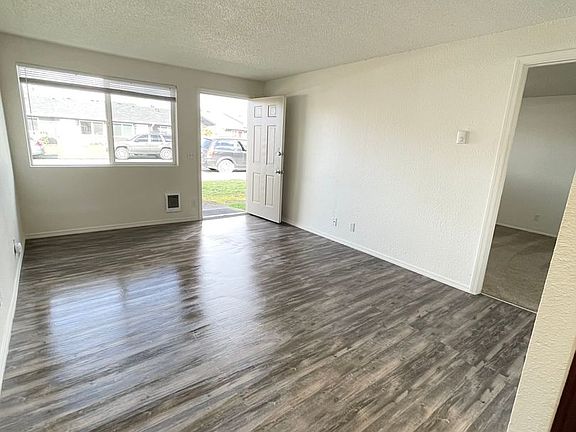 2nd image of 504 23rd St SE #B