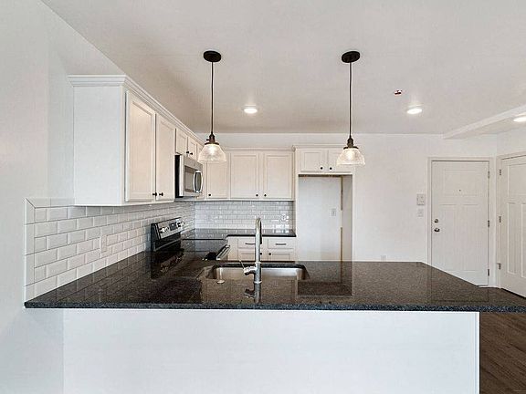 4th image of 5420 Ridge Ave #406