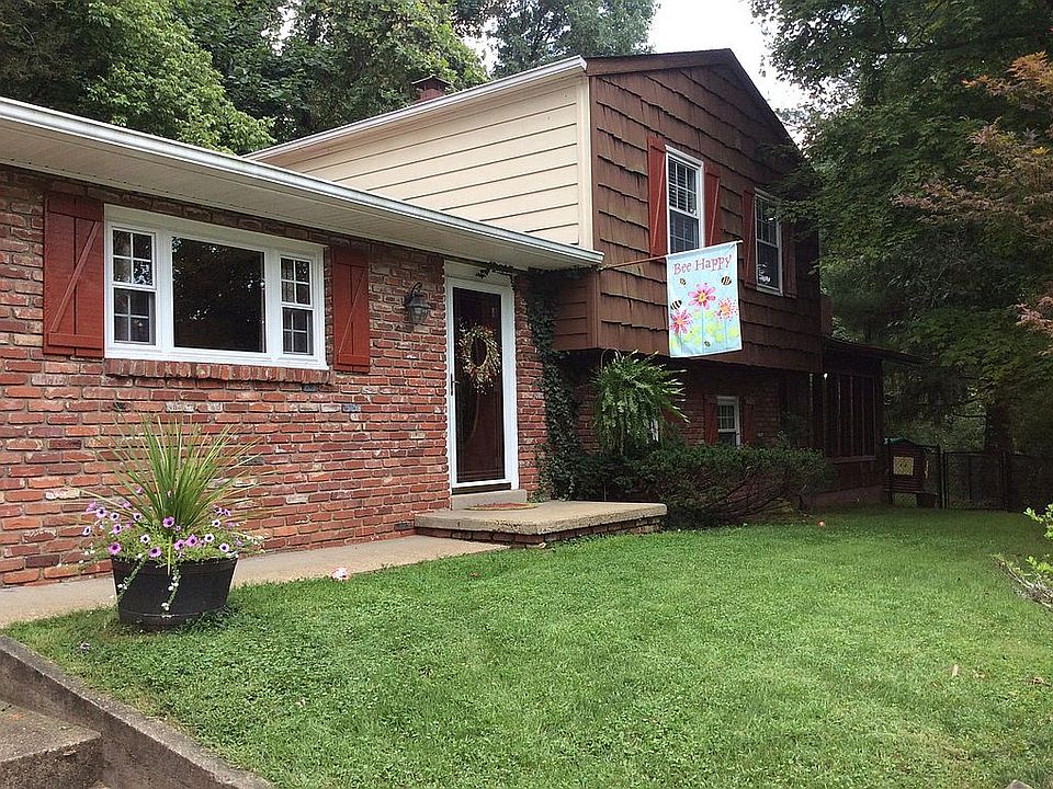 3BR 2 BA BRICK & CEDAR HOME