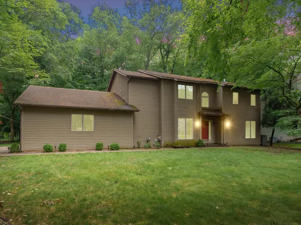 2963 Brynmawr Dr, Portage, MI 49024