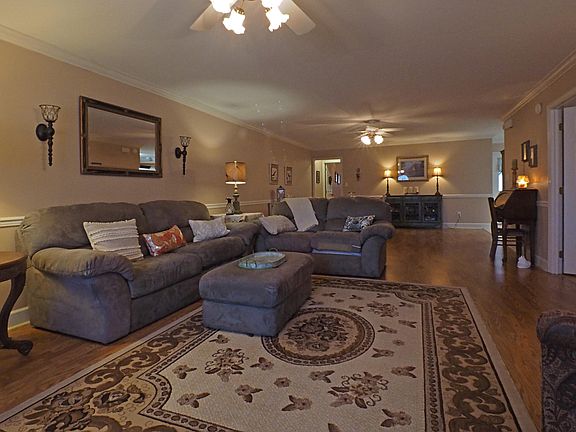 2nd image of 1116 Fairground Ct