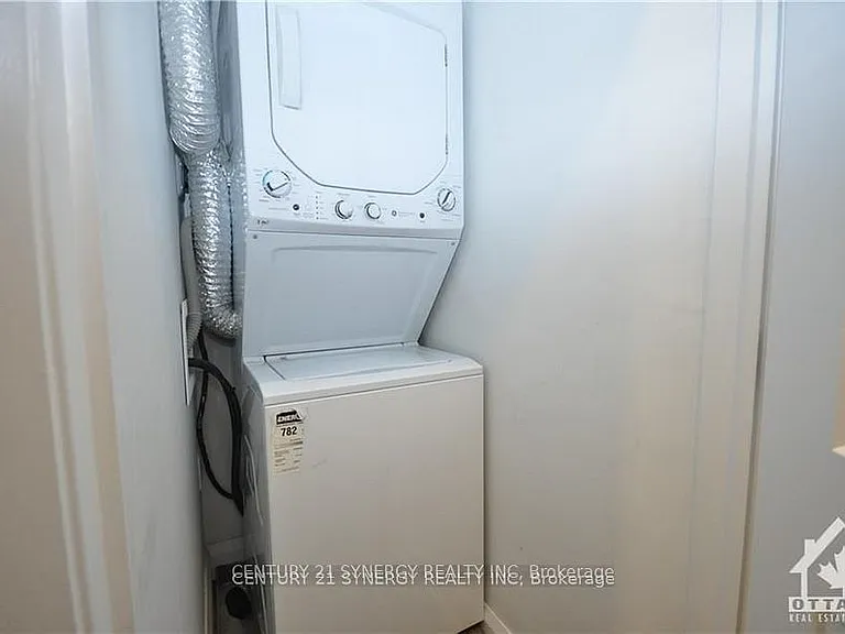 571 McLeod St #2 — Photo 19