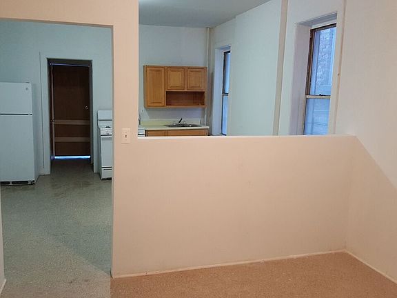 2nd image of 530 Nepperhan Ave