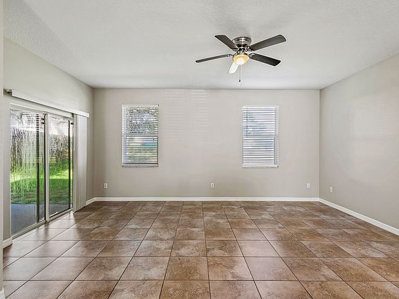 3rd image of 2709 Savannah Dr