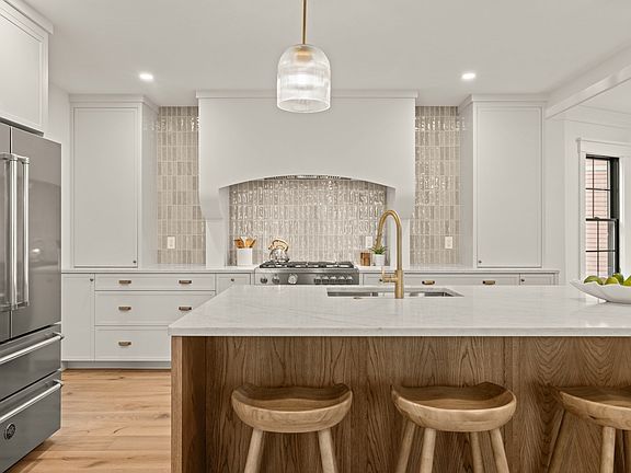 2nd image of 23 College Hill Rd #1