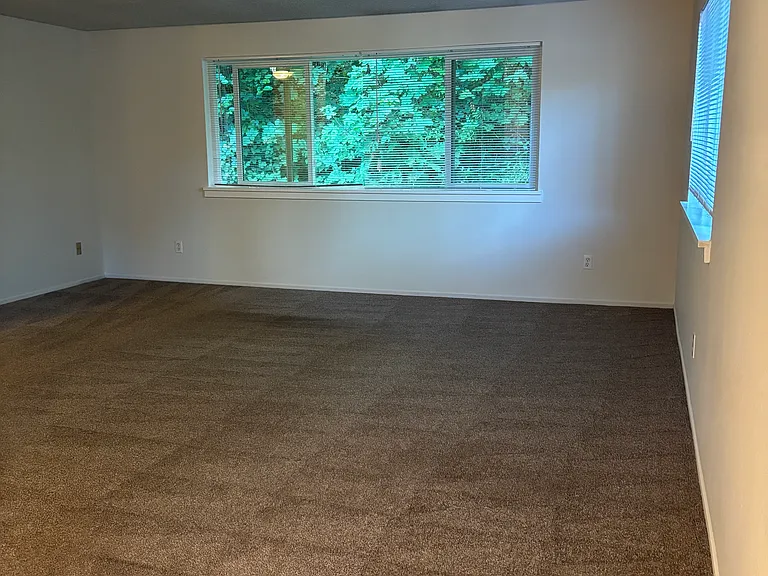 1600 S Kent Des Moines Rd #1 — Photo 1