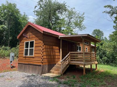 77 Granity Ln, Franklin, NC, 28734