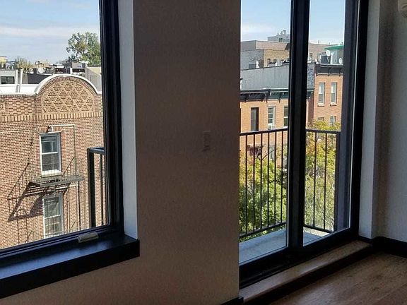 4th image of 126 16th St #4
