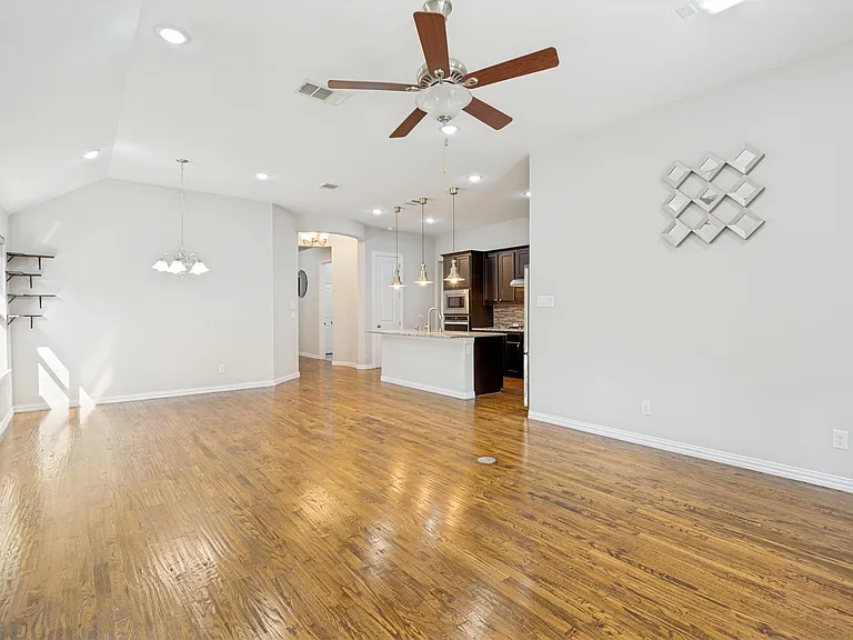 5512 Magnum Way — Photo 3