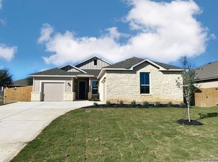 213 Iron Gate, Pleasanton, TX 78064