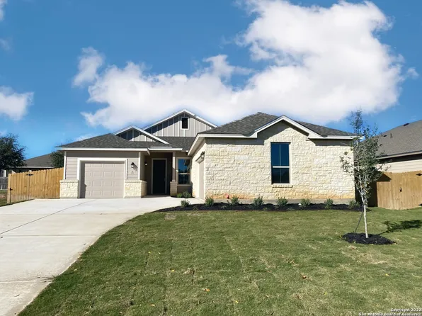 213 Iron Gate, Pleasanton, TX 78064