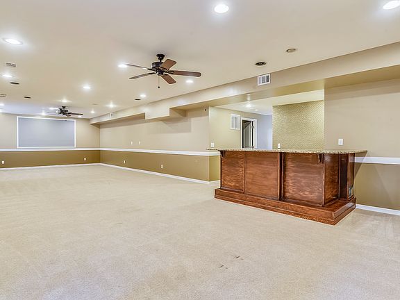 3rd image of 16476 Chattanooga Ln