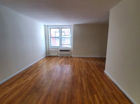 525 Ocean Pkwy, Brooklyn, NY