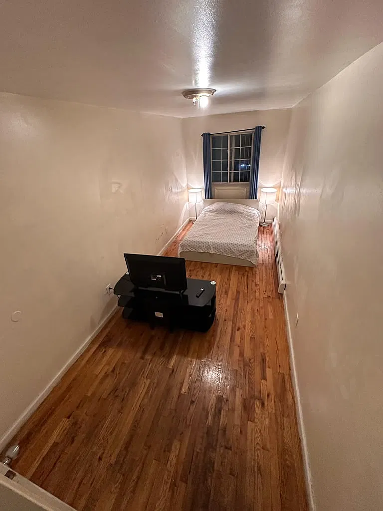 3 bed, 800 sqft, $1,200 — Photo 2