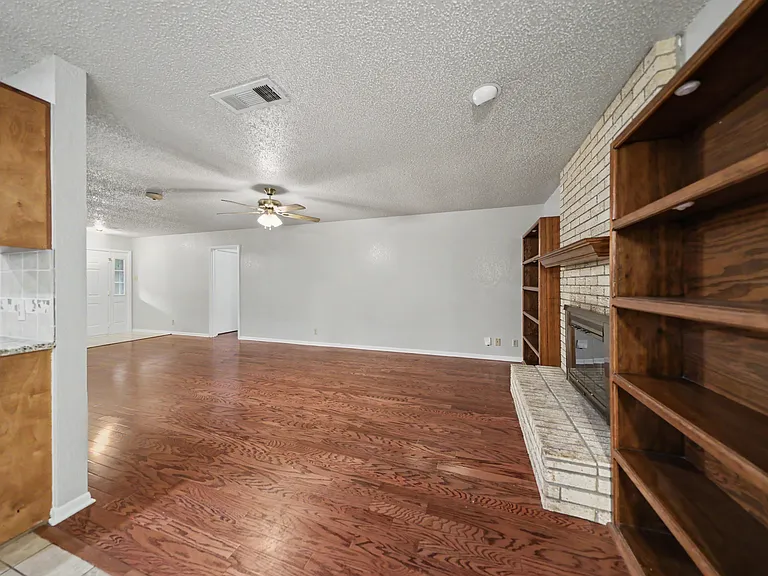 2433 Canyon Creek Dr — Photo 9