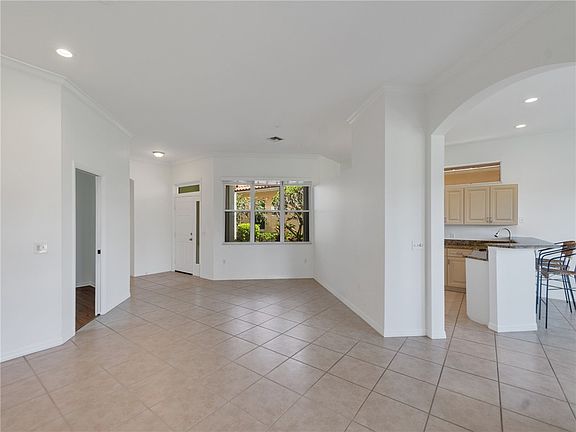 4th image of 1733 Victoria Cir