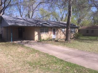 930 S Baldwin Ave, Fayetteville, AR 72701