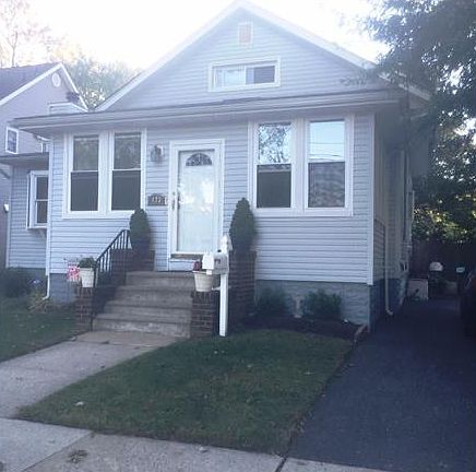 3rd image of 123 Hudson Ave