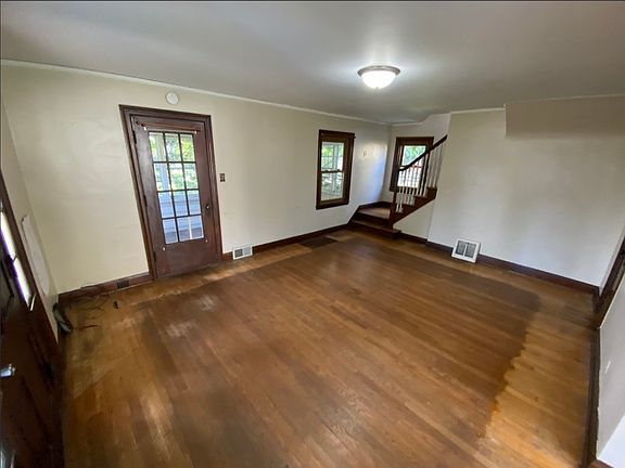 2nd image of 3124 S Main St
