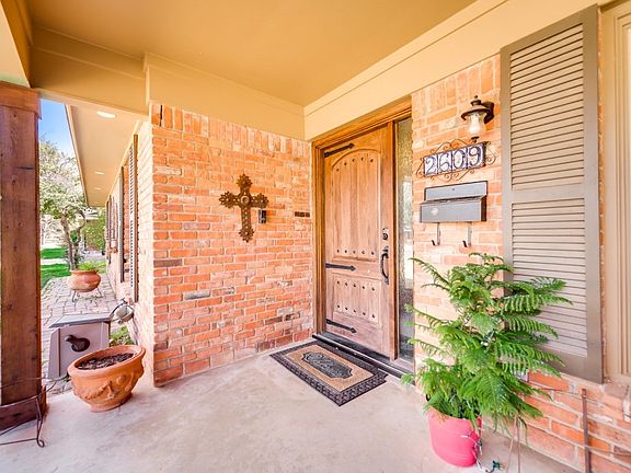 3rd image of 2609 Camarie Ave
