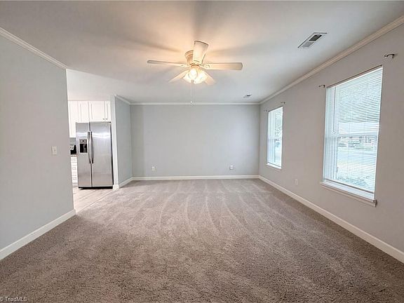 3rd image of 304 Field St