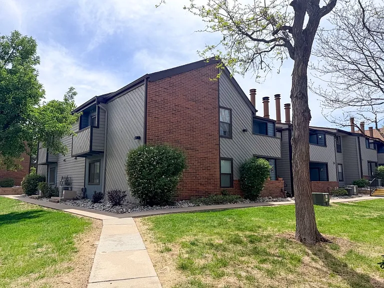 12007 E Harvard Ave #202 — Photo 23