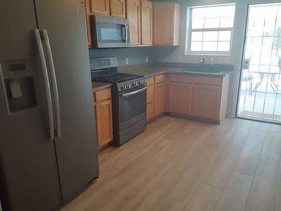 4th image of 226 Maplewood Ave
