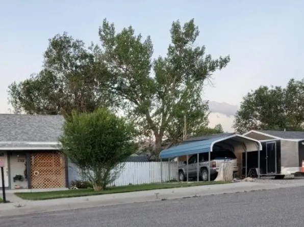 517 S 10th St, Thermopolis, WY 82443