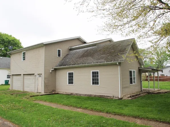 240 W Walnut St, Roann, IN 46974
