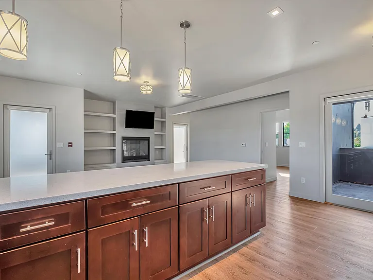 Upscale Westside Living! Spacious 2BD/2BA Above Copal Restaurant — Photo 13