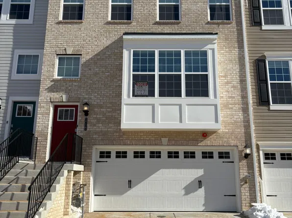 1717 Watercrossing Rd, Pikesville, MD 21208