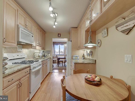 4th image of 4 Monroe St APT 702