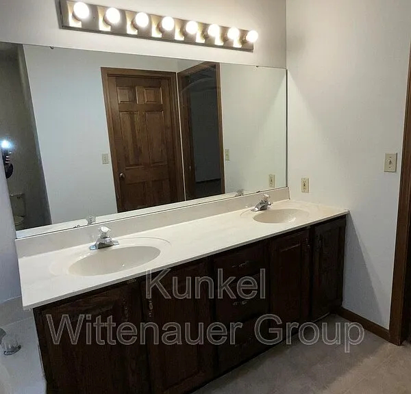 2020 Greenbrier Dr — Photo 19