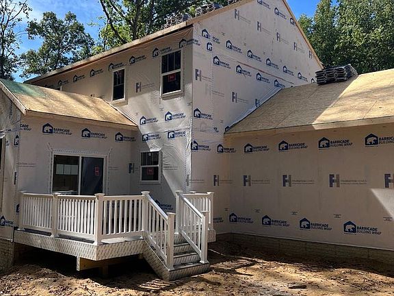 4th image of 741 White Oak Rd